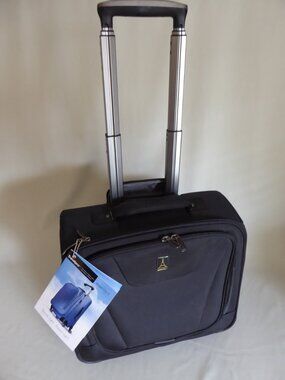NEW TRAVELPRO MAX LITE 4 ROLLING TOTE TRAVEL CARRY ON BLACK SUITCASE
